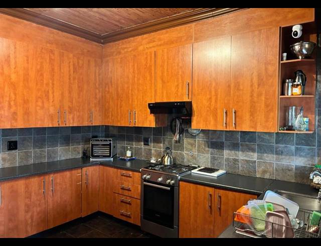 3 BEDROOM HOUSE FOR SALE IN FLORENTIA